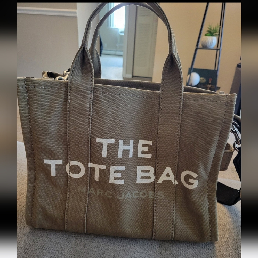 Marc Jacobs Tan Tote Bag
